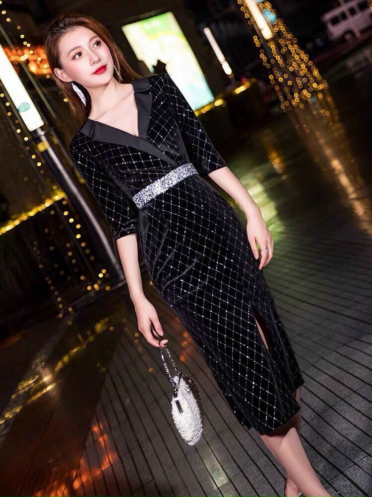Đầm Body Cổ Vest Xẻ Tà - HN976